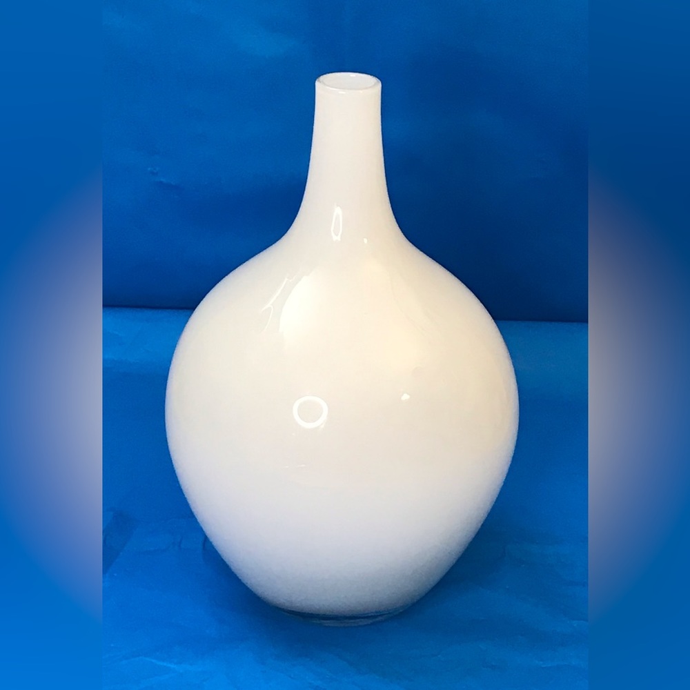 White Glazed Glass Flower Bud Art Vase 8 Inches Tall, 5 Inches Wide.